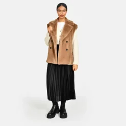 Vests*OAKWOOD Edit Nuts - Fake Fur Gilet